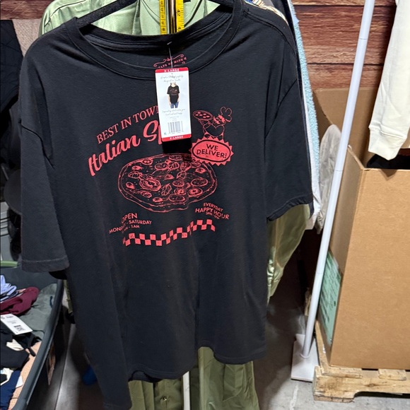 Black Graphic T-Shirt with Red Pizza Design stare of kind xl - Picture 4 of 4